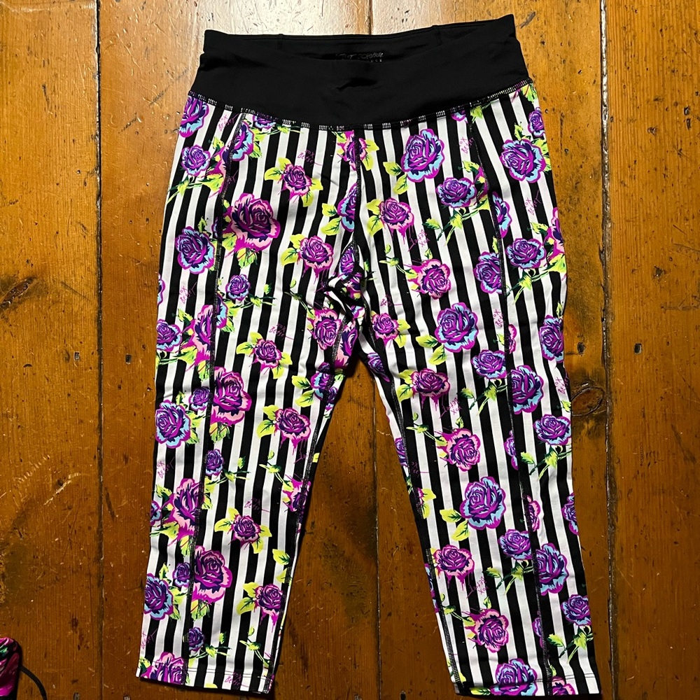 Betsey Johnson 3/4 rose floral print neon capri roller derby
